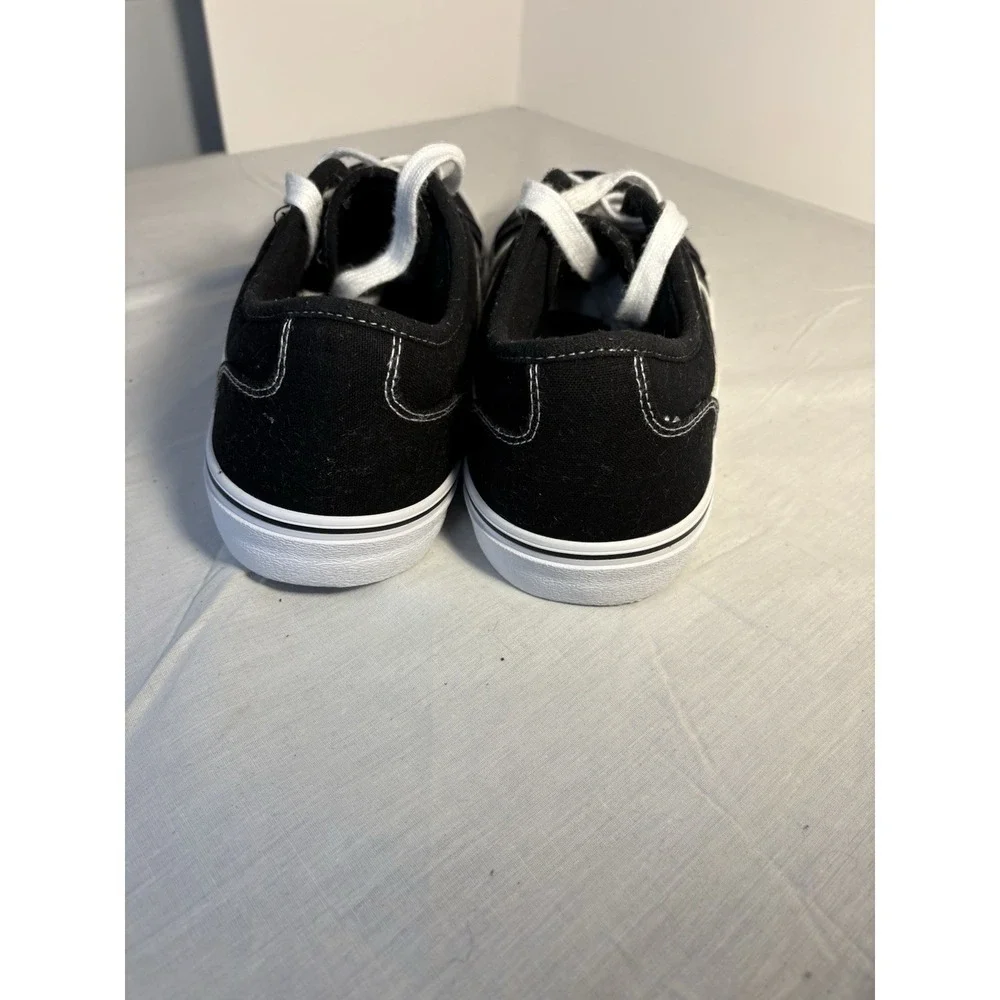 No Boundaries Black And White Skater Shoes Men's Size 11